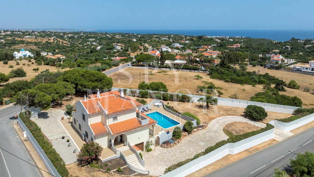 Villa in Lagoa e Carvoeiro, Algarve, Portugal 5 - 18342972