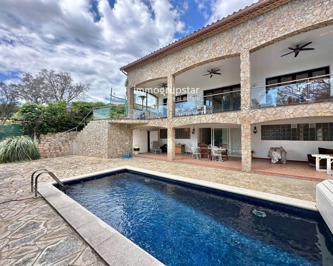 Chalet à Platja d'Aro, Catalogne, Espagne 1 - 18342393