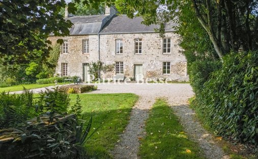 House in Marigny, Marigny-le-Lozon, France 1