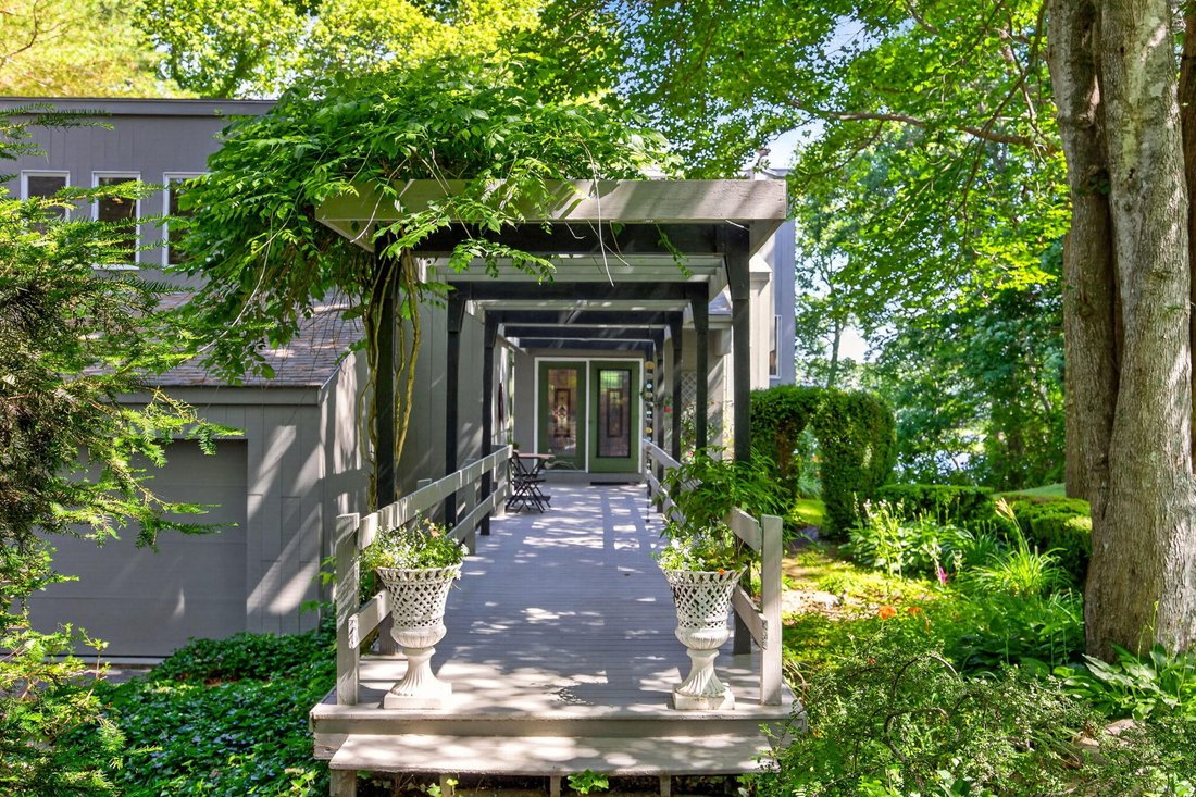 House in Bourne, Massachusetts, United States 4 - 18348966