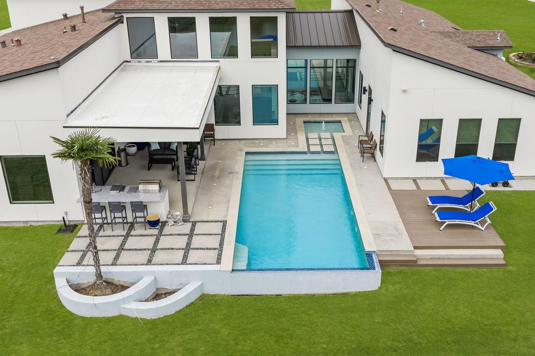 House in Montgomery, Texas, United States 2 - 18342335