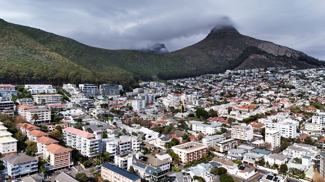 House in Sea Point, Cape Town, South Africa 3 - 18336430