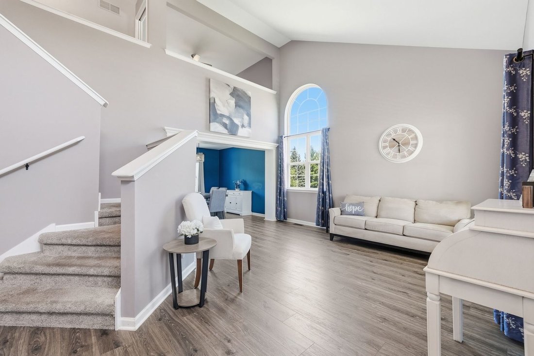 House in Aurora, Illinois, United States 4 - 18345511