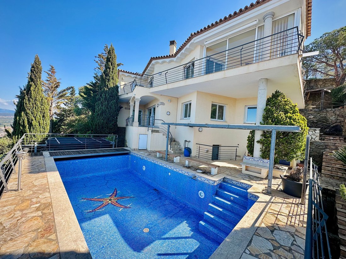 Villa in Roses, Catalonia, Spain 2 - 18336007