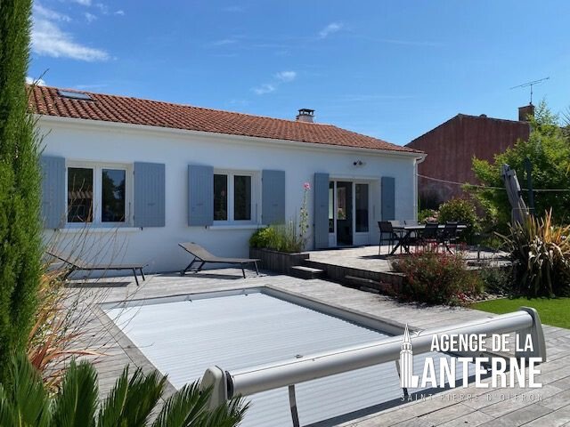 House in La Bree-les-Bains, Nouvelle-Aquitaine, France 2 - 18342001