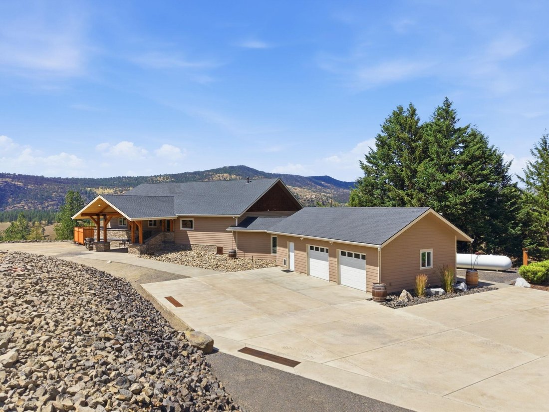 House in Nine Mile Falls, Washington, United States 4 - 18339510