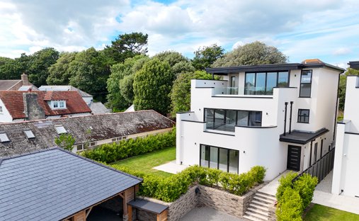 House in Milford on Sea, England 1
