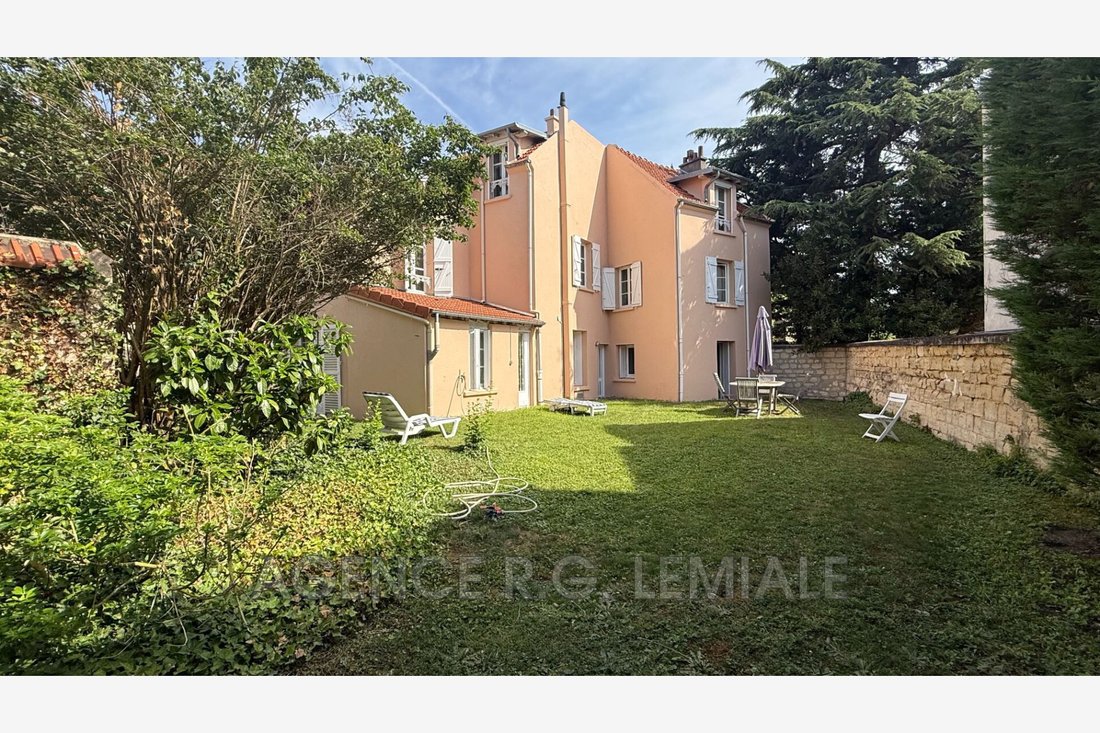 Villa in Chateau, Maisons-Laffitte, France 1 - 18342744