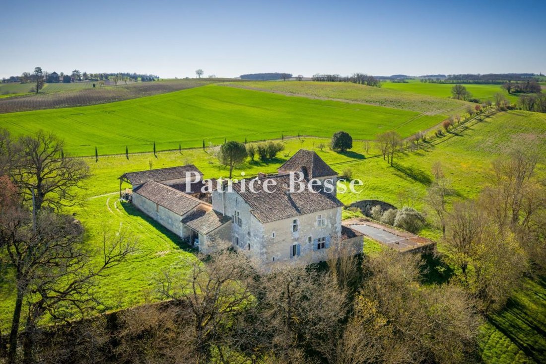Schloss in Lectoure, Okzitanien, Frankreich 2 - 18340008