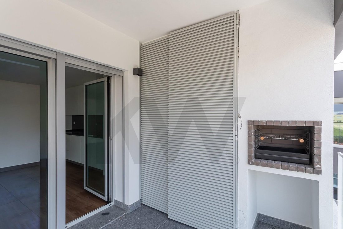 Apartment in Camarate, Unhos e Apelacao, Lisbon, Portugal 5 - 18277533