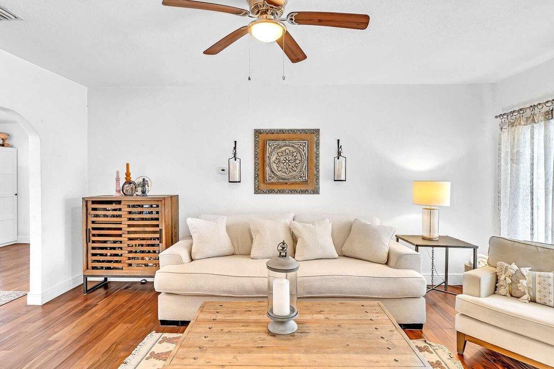 House in Miami, Florida, United States 3 - 18241584