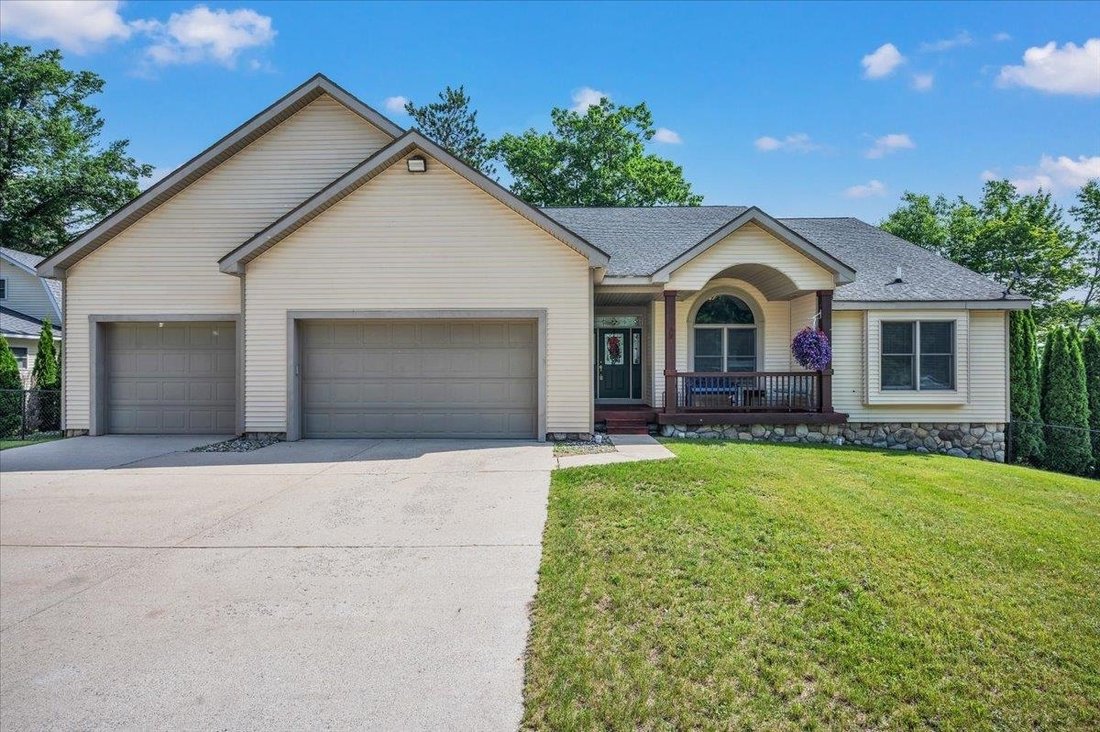 House in Hale, Michigan, United States 5 - 18334903