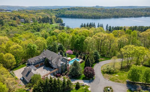 House in Danbury, Connecticut, United States 1