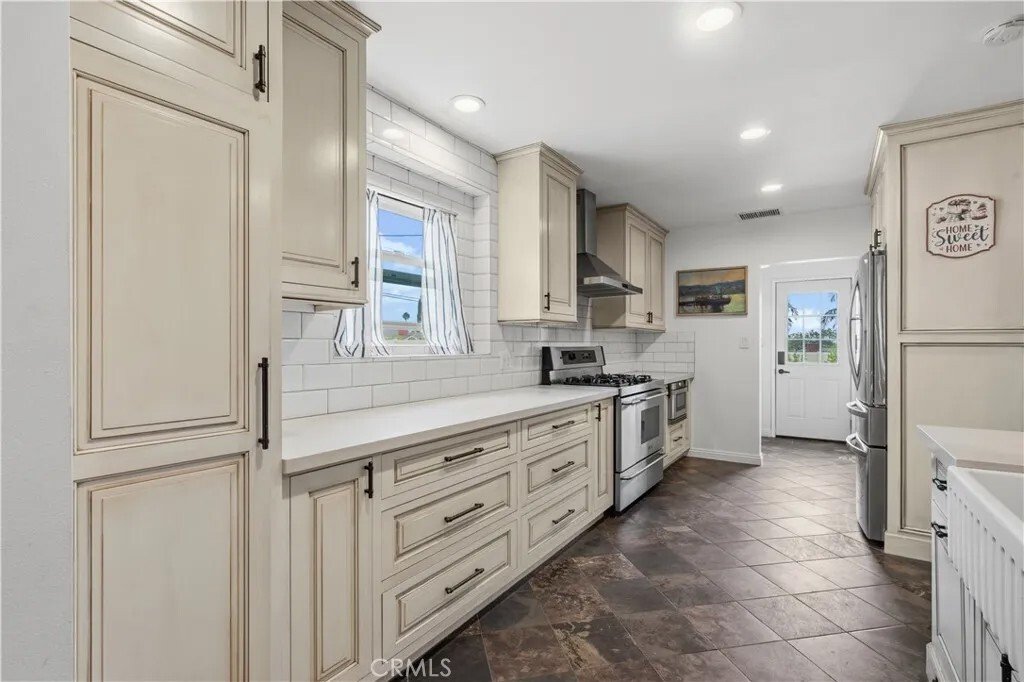 Condo in Fullerton, California, United States 4 - 18336386