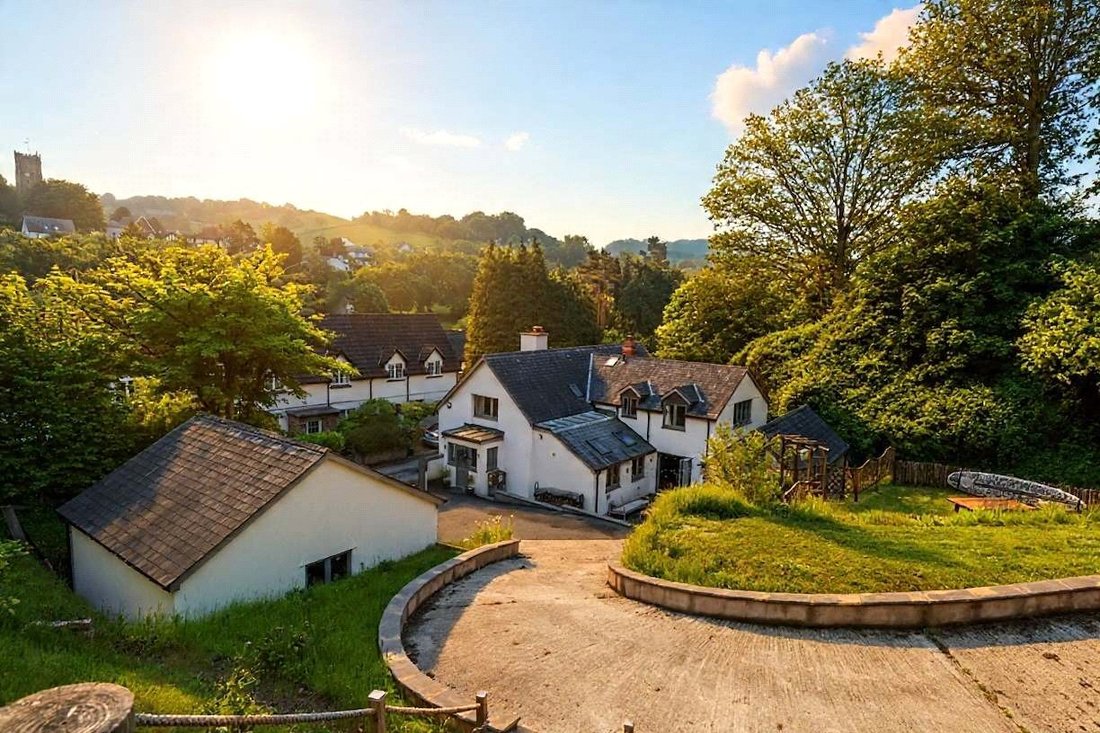 House in Berrynarbor, England 1 - 18342852
