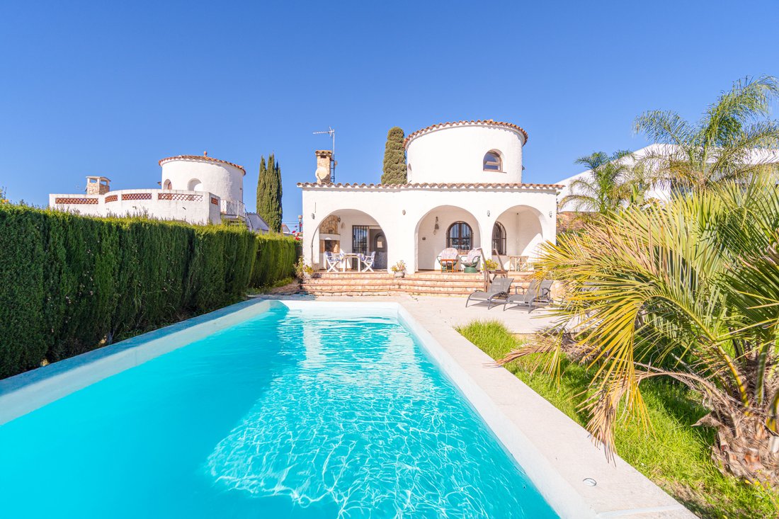 Villa in Empuriabrava, Catalonia, Spain 2 - 18336547