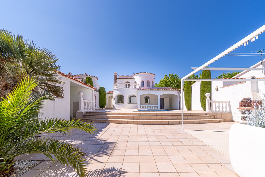 Villa in Empuriabrava, Catalonia, Spain 4 - 18336200