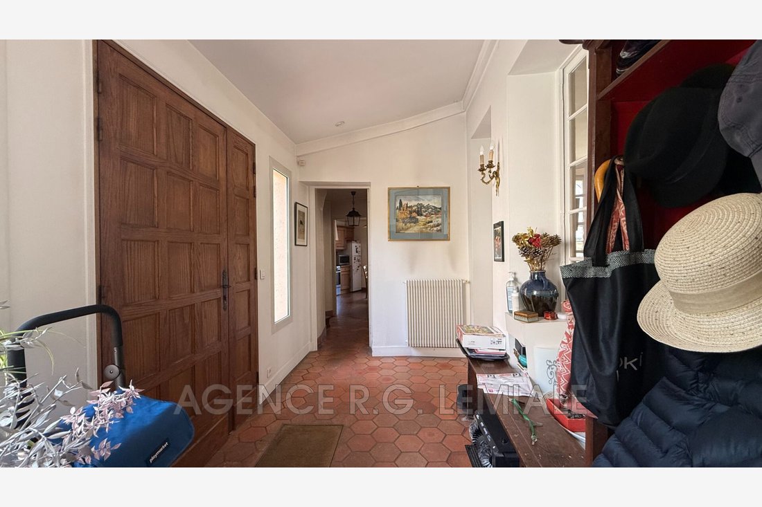Villa in Chateau, Maisons-Laffitte, France 2 - 18342744