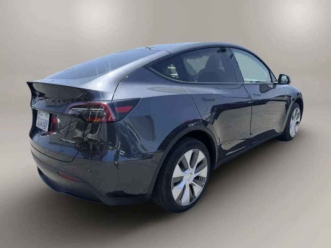 Suv in Riverside, CA, United States 4 - 18344877
