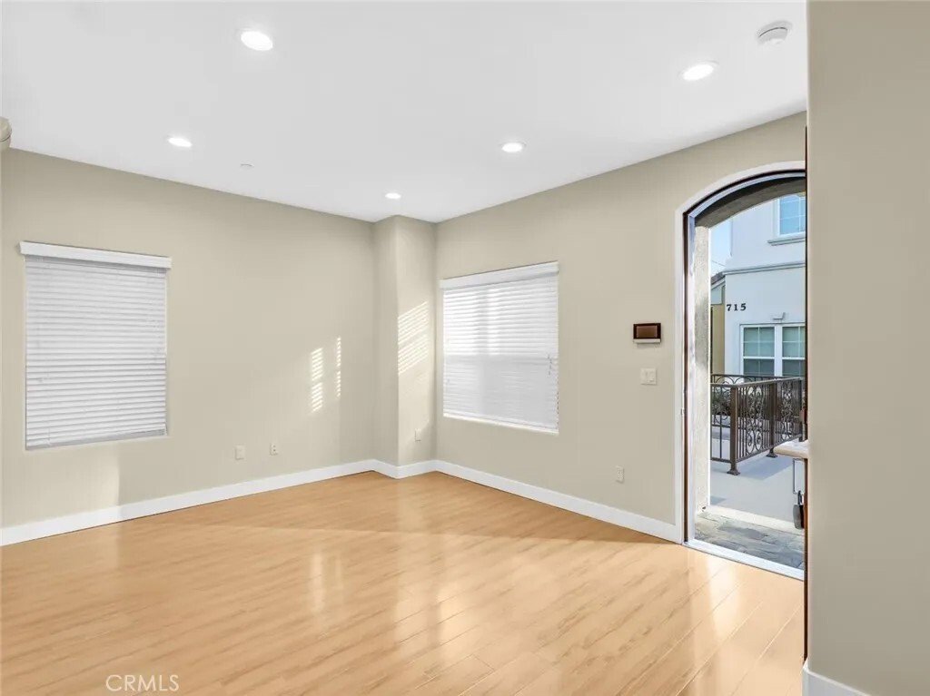 Alhambra, California, United States 5 - 18342470
