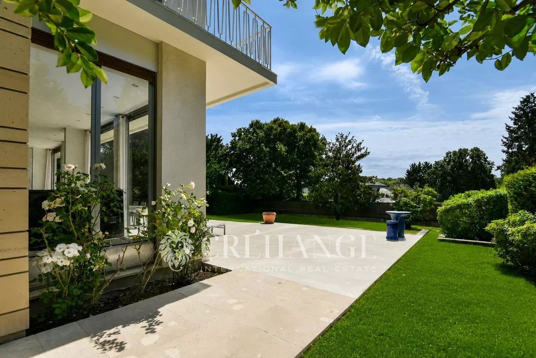 House in Le Mesnil-le-Roi, Ile-de-France, France 2 - 18337560