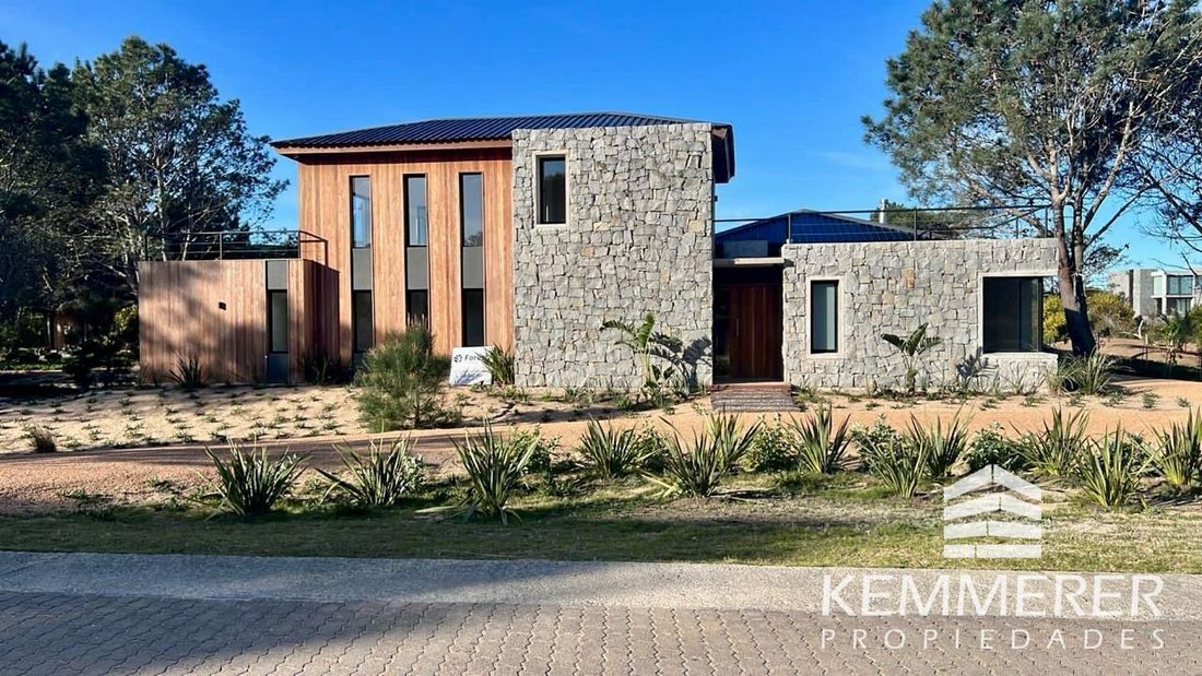 House in Arenas de José Ignacio, Maldonado Department, Uruguay 1 - 18348123