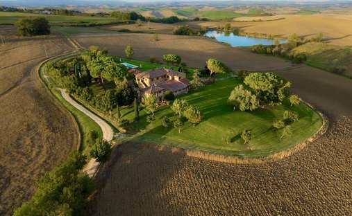 Country House in Monteroni d'Arbia, Tuscany, Italy 1