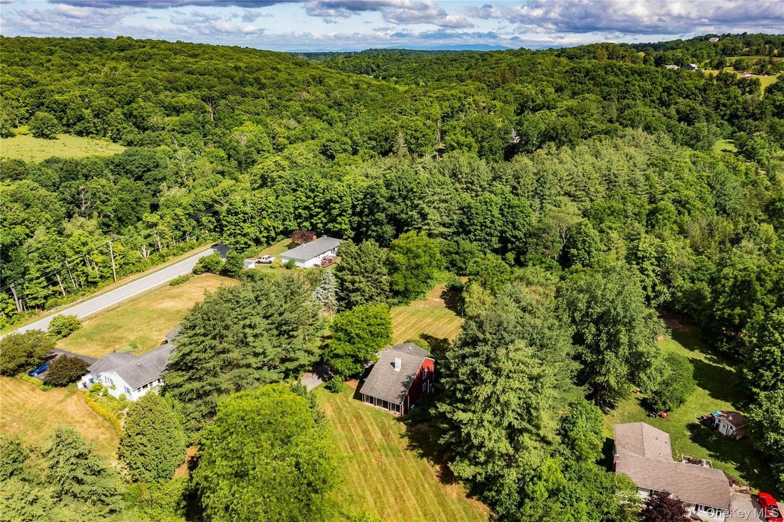 House in Pleasant Valley, New York, United States 5 - 18285929