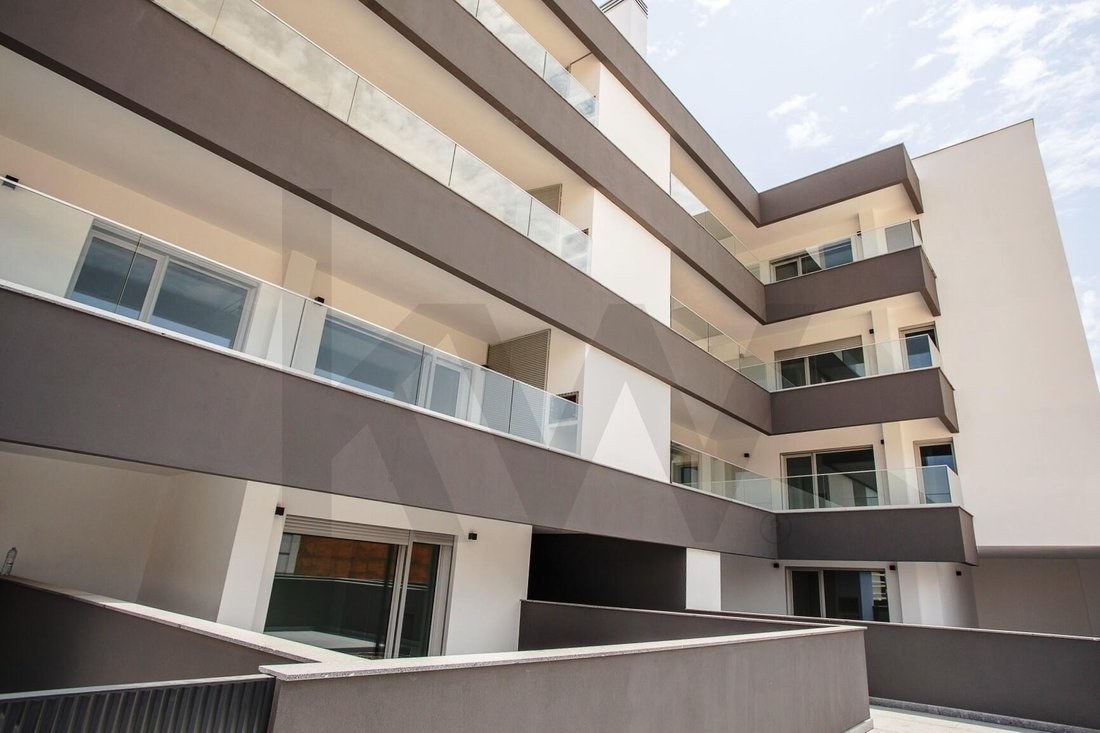 Apartment in Camarate, Unhos e Apelacao, Lisbon, Portugal 2 - 18277533