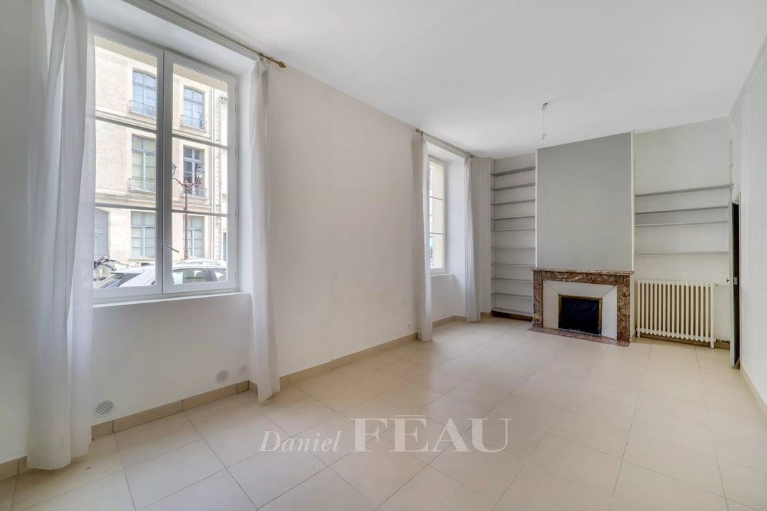 Apartment in Saint Louis, Versailles, France 5 - 18336997
