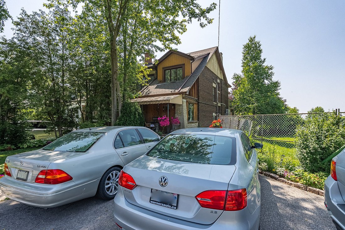 House in Toronto, Ontario, Canada 5 - 18348748