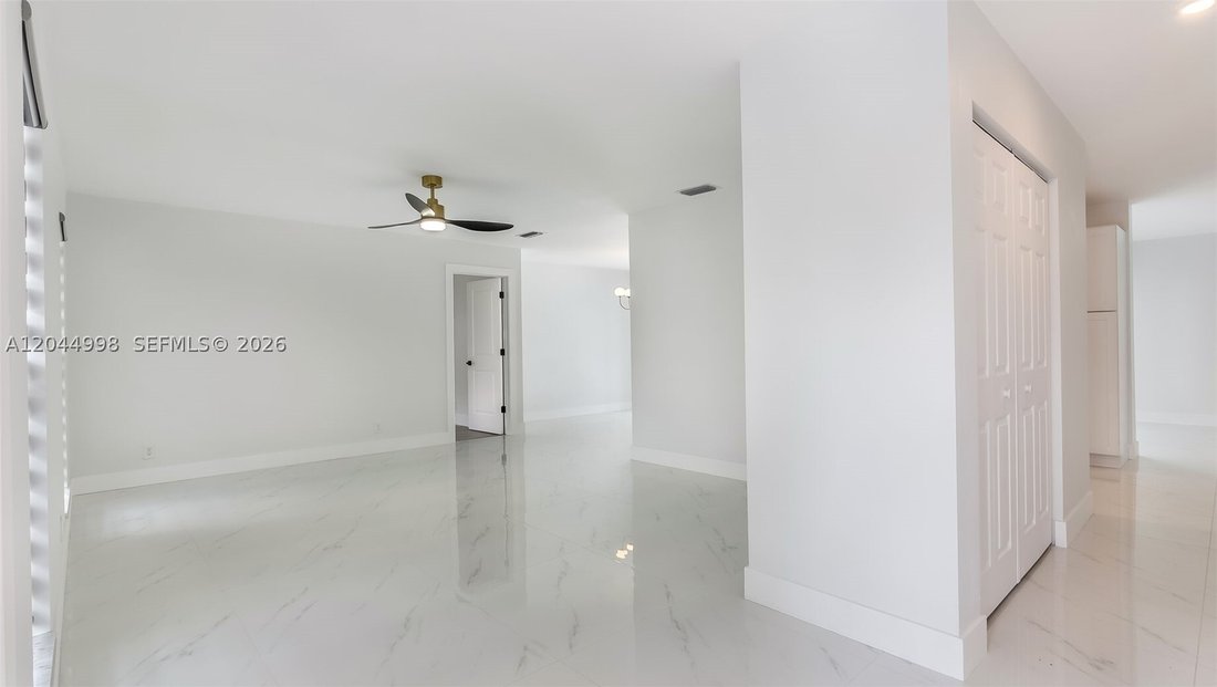 House in Coral Springs, Florida, United States 4 - 18349757