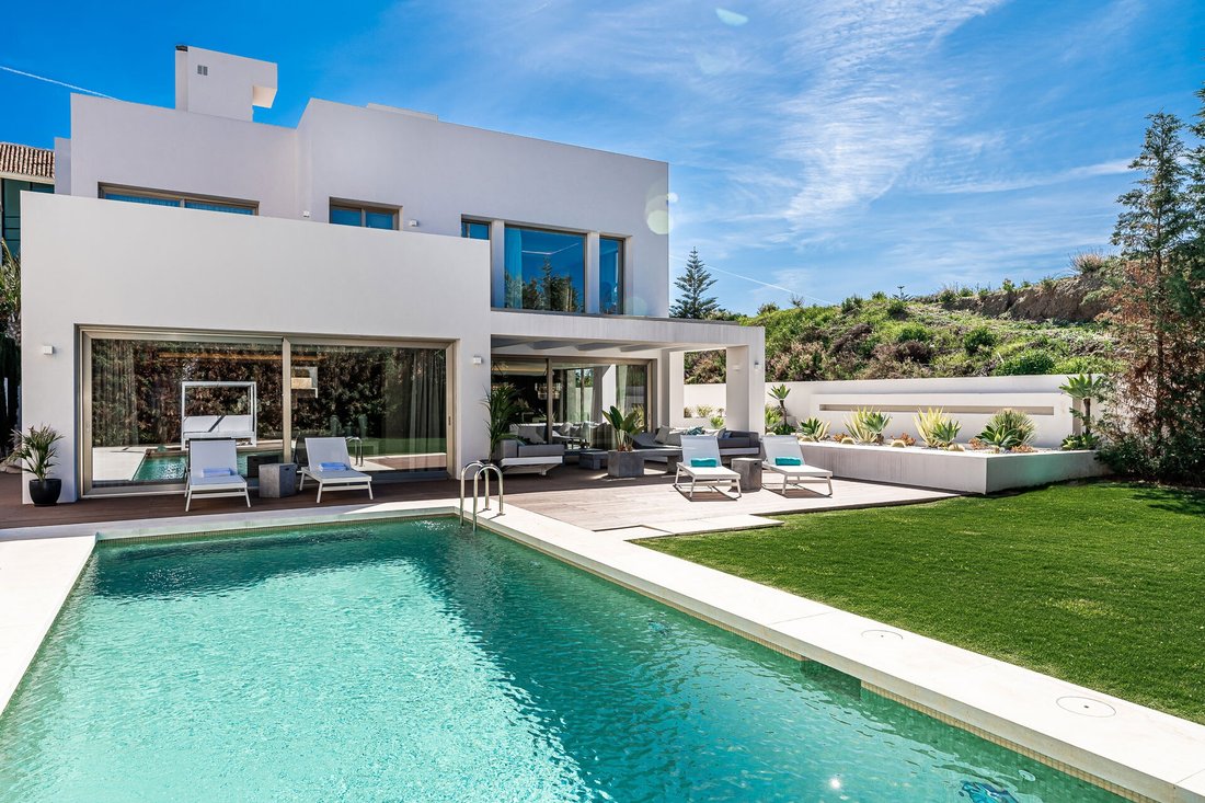 Villa in Golden Mile, Andalusia, Spain 1 - 18344048