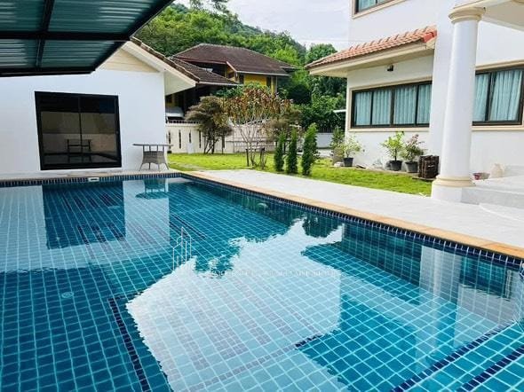 Villa in Chalong, Phuket, Thailand 4 - 18341308