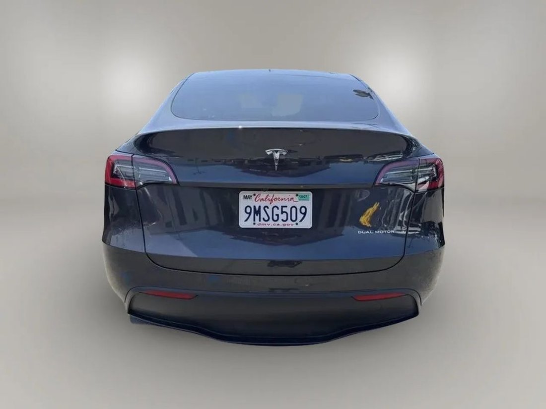 Suv in Riverside, CA, United States 5 - 18344877