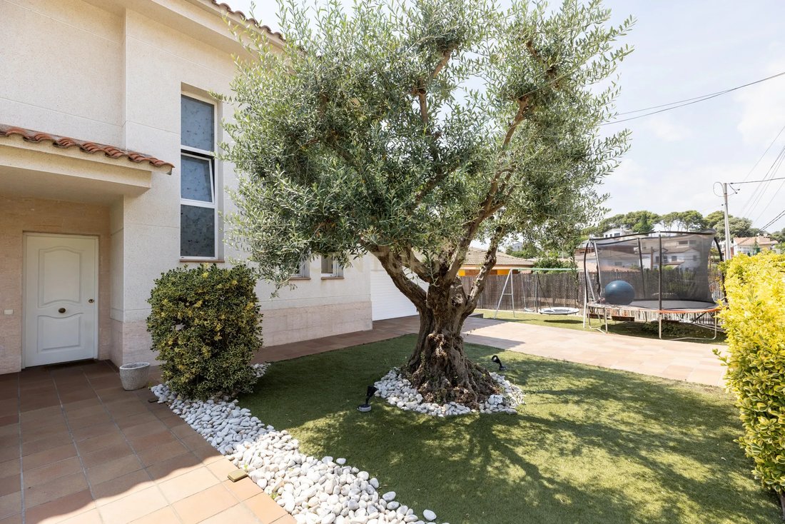 Villa in Llica d'Amunt, Catalonia, Spain 4 - 18255451