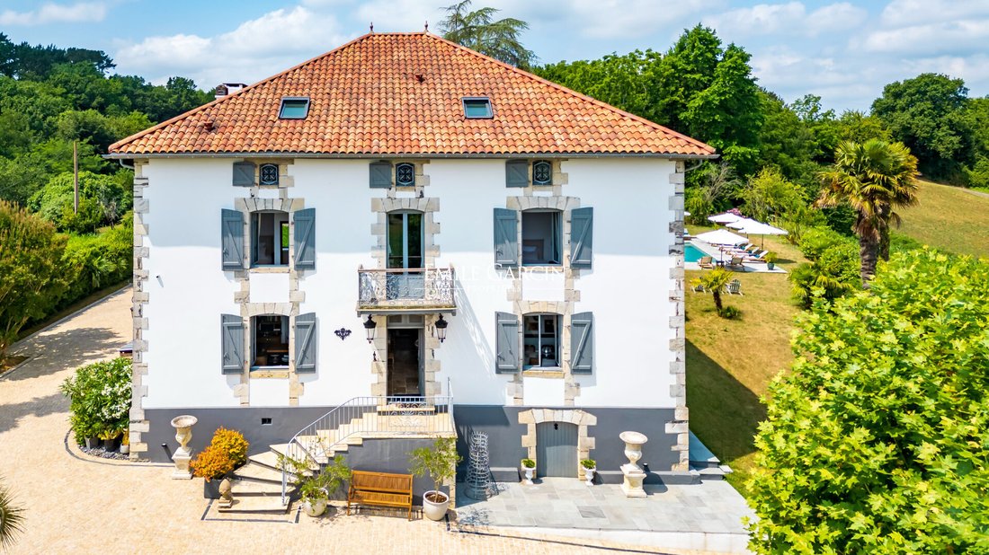 Villa in Guiche, Nouvelle-Aquitaine, France 1 - 18341415