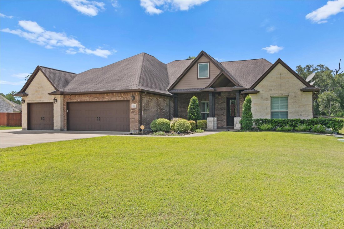 House in Angleton, Texas, United States 1 - 18345587