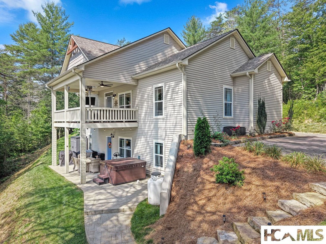House in Franklin, North Carolina, United States 3 - 18342217