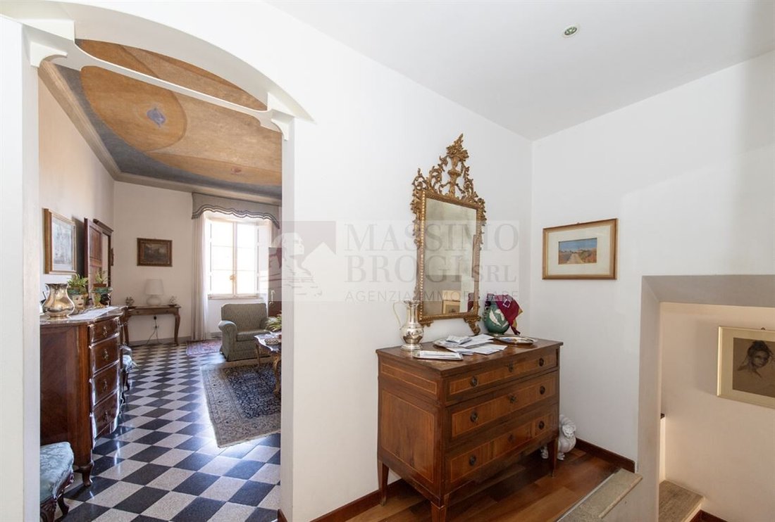 Apartment in Historic Center, Siena, Tuscany 2 - 18336377