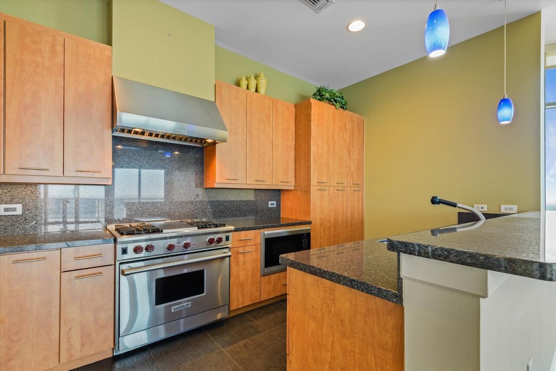 Condo in Pasadena, Texas, United States 3 - 18336293