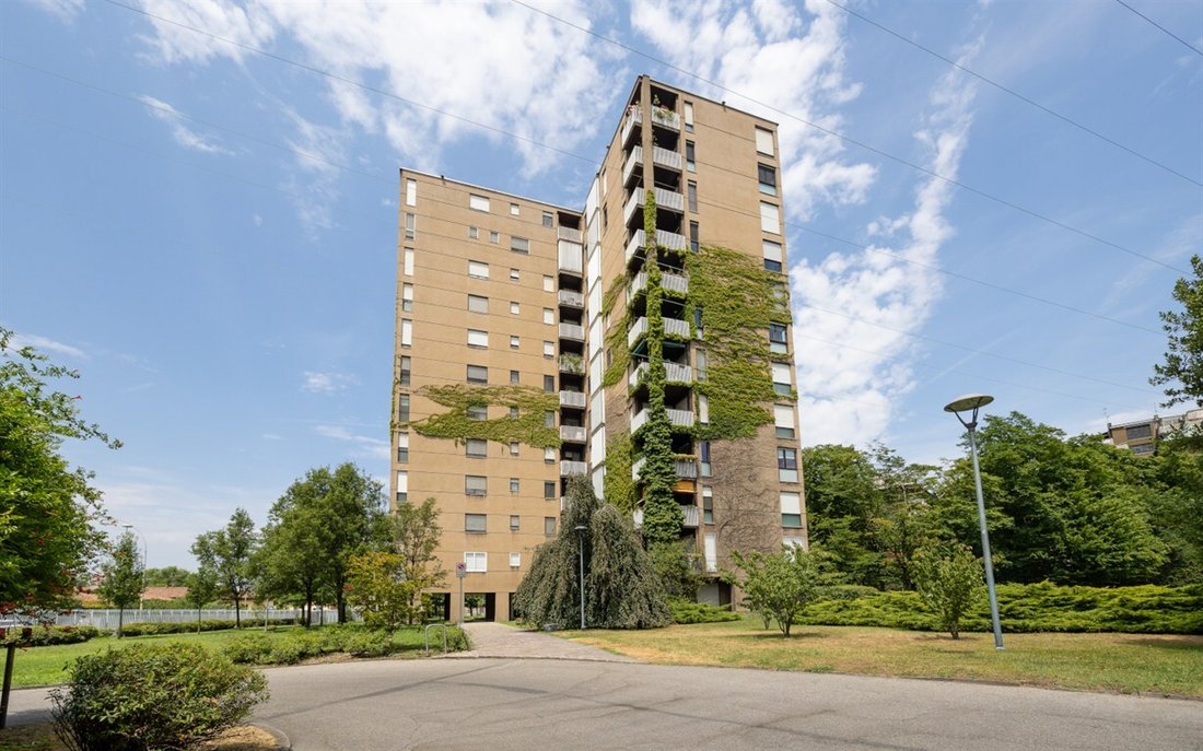 Apartment in San Donato Milanese, Lombardy, Italy 1 - 18339600