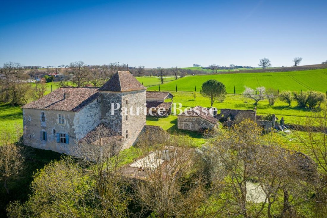 Schloss in Lectoure, Okzitanien, Frankreich 3 - 18340008