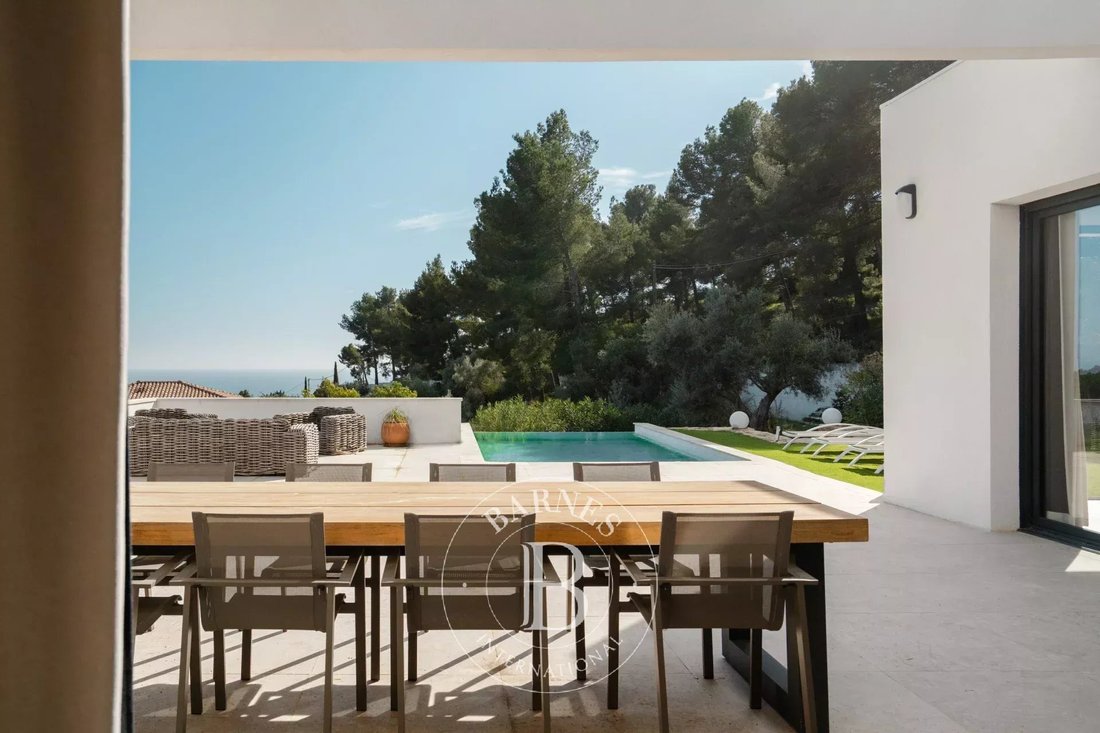 Estate in Ceyreste, Provence-Alpes-Côte d'Azur, France 4 - 18337305