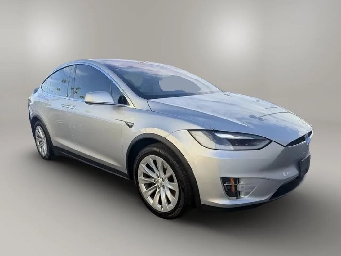 Suv in Riverside, CA, United States 3 - 18344859