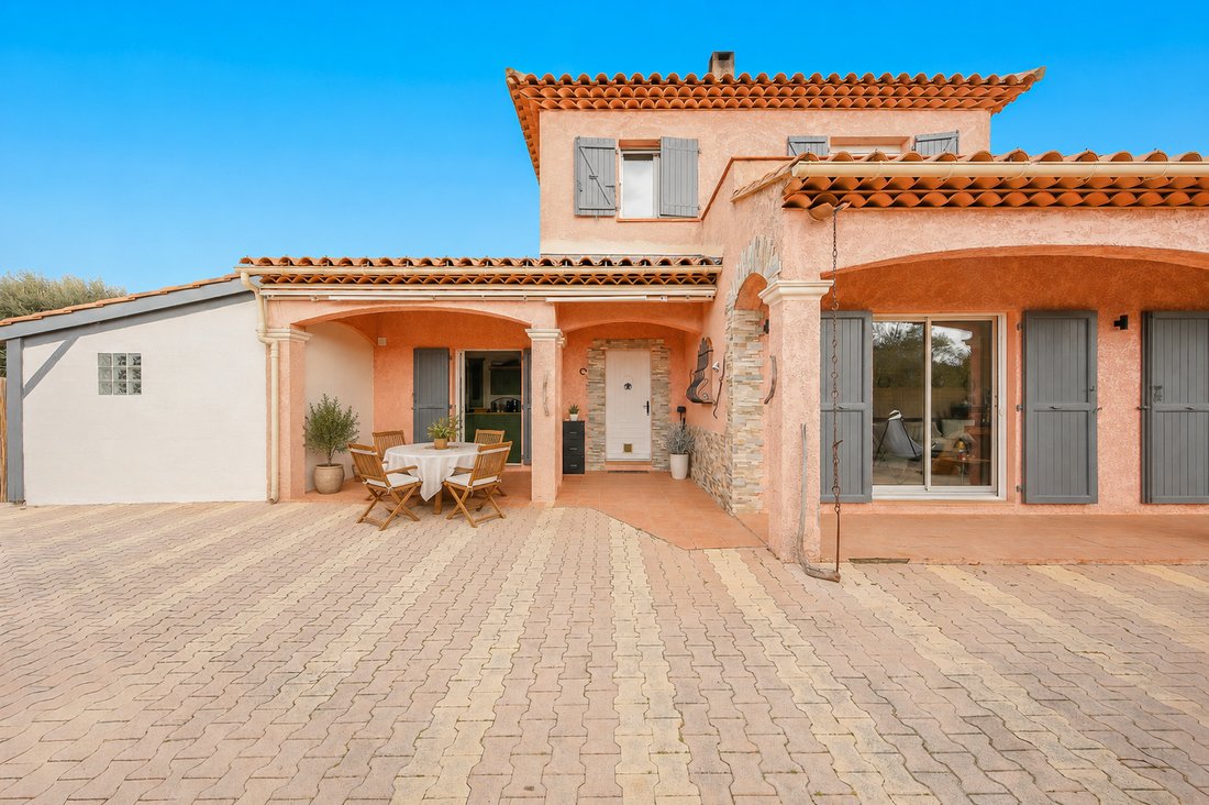 Estate in La Londe-les-Maures, Provence-Alpes-Côte d'Azur, France 3 - 18128301