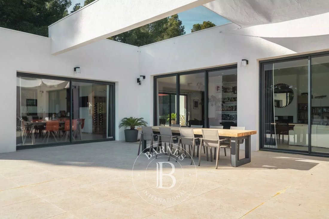 Estate in Ceyreste, Provence-Alpes-Côte d'Azur, France 3 - 18337305