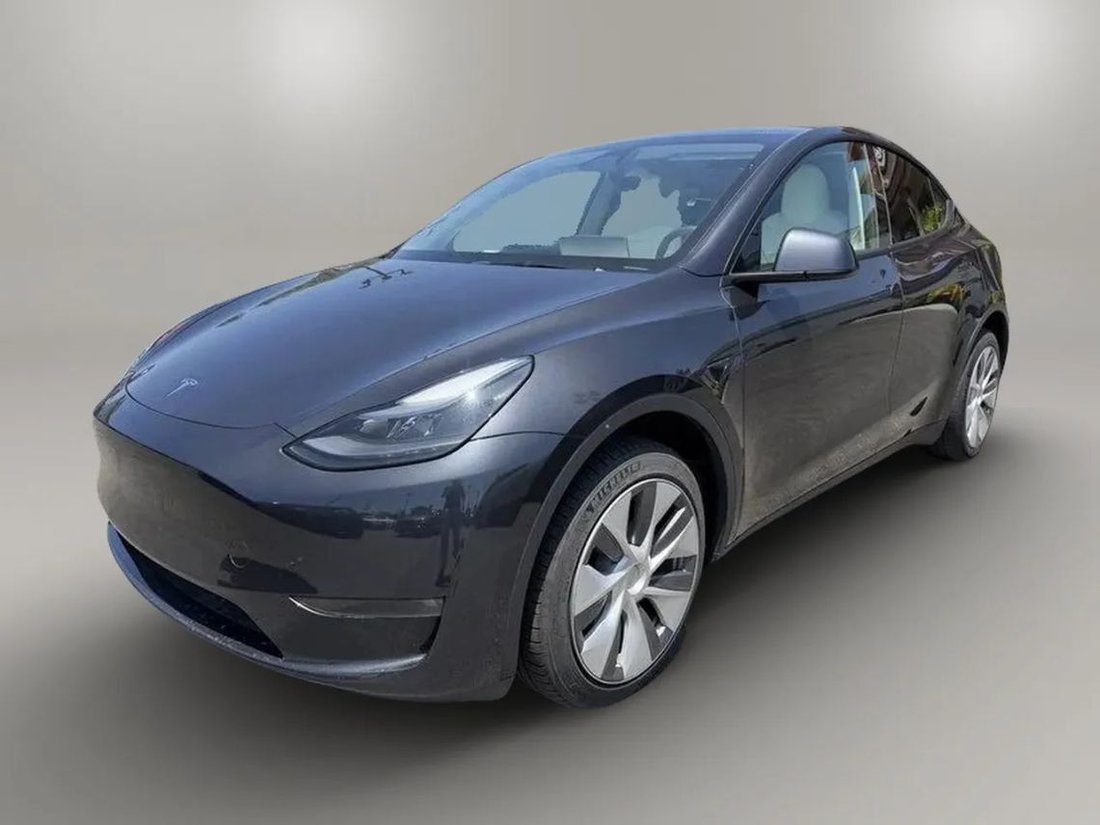 Suv in Riverside, CA, United States 1 - 18344877