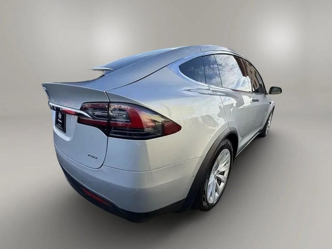 Suv in Riverside, CA, United States 4 - 18344859