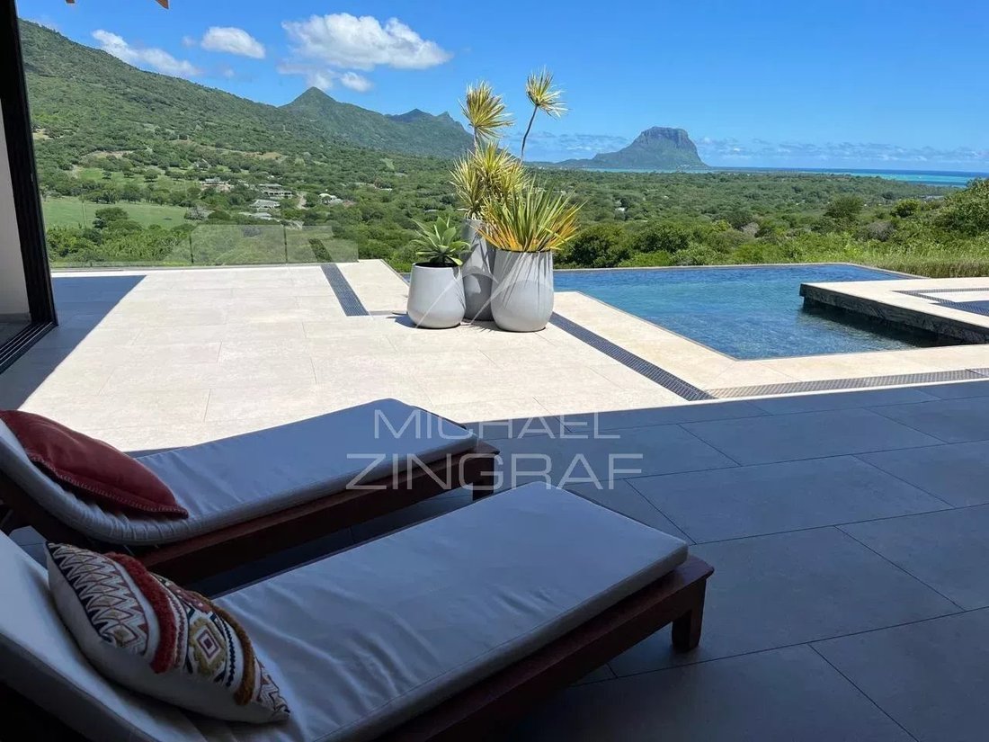 Villa in Case Noyale, Rivière Noire District, Mauritius 1 - 16538782